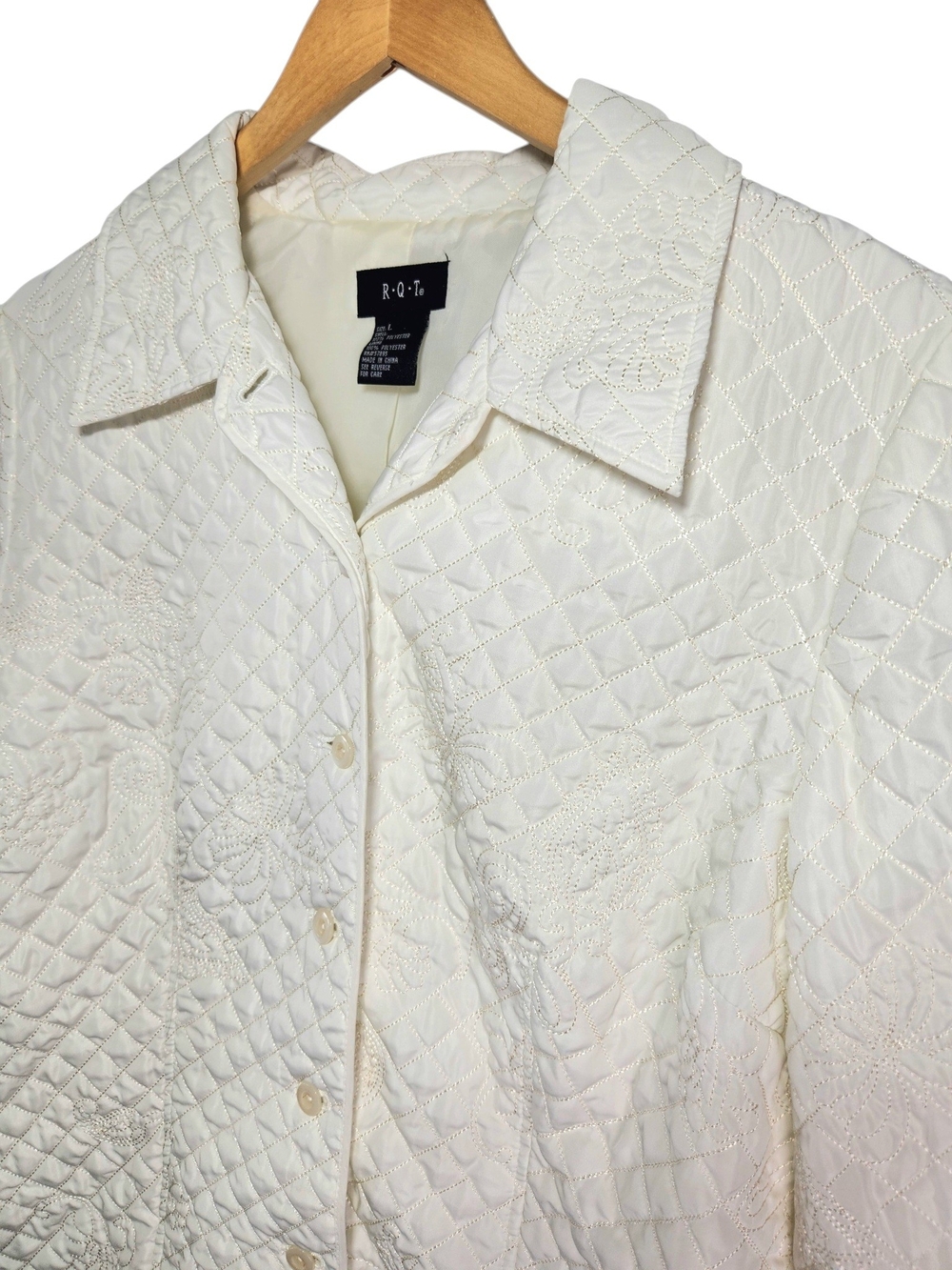 R.Q.T Women's Quilted Embroidered Jacket Ivory Floral Button Front Lined Size L - Picture 6 of 16
